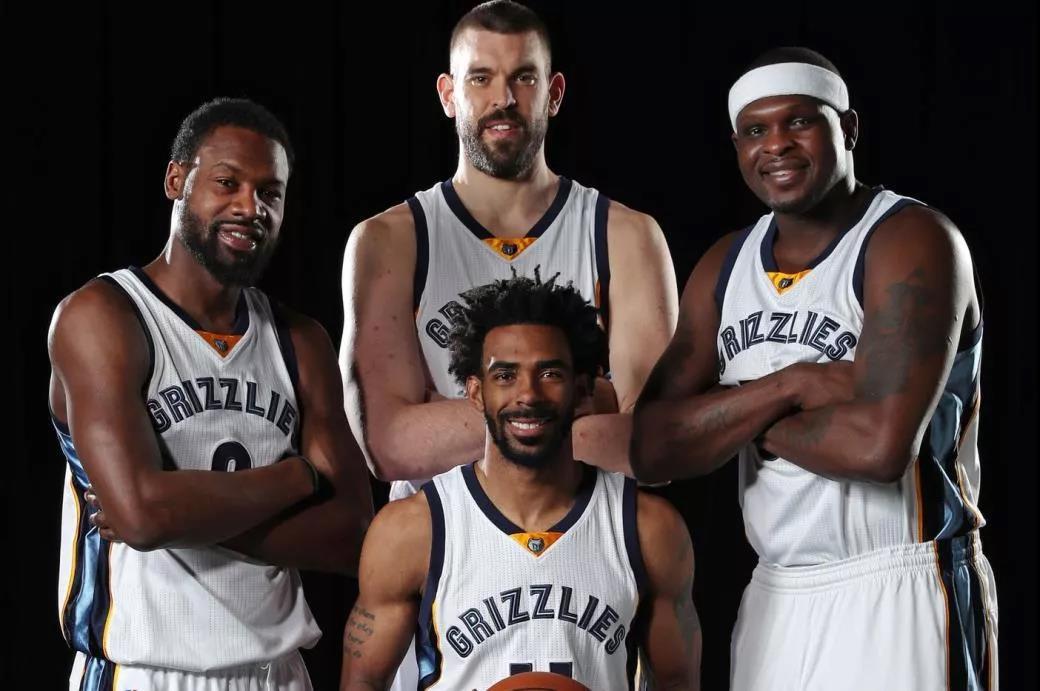 球员不满情绪写在脸上（球员怒气难掩）