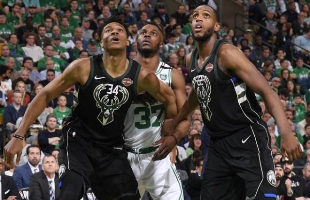 曼晚：曼联决定让莱昂先在青训梯队效力，以适应英格兰足球（曼晚：为适应英格兰足坛，曼联将安排莱昂先随青训队磨炼）