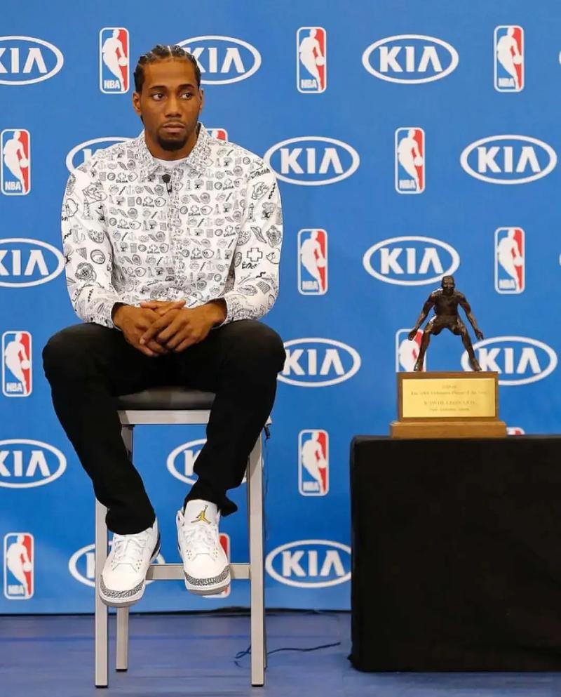 英超最新积分战报：利物浦被绝平，阿森纳爆冷落败，切尔西丢分（英超积分榜最新动态：利物浦遭读秒扳平，阿森纳冷门告负，切尔西失分）