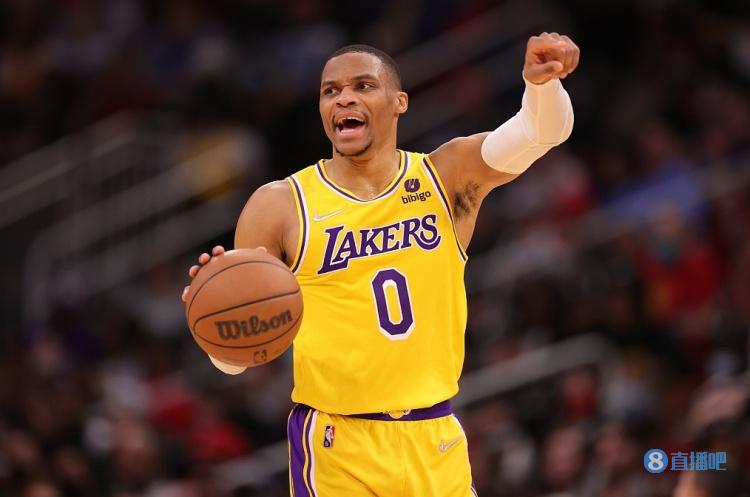 阿斯：巴萨本赛季球场外事务增多，弗里克比上赛季更加情绪化（阿斯：巴萨本季场外事务激增，弗里克较上季情绪起伏更大）